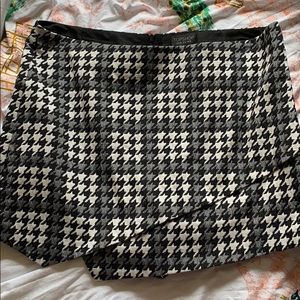 Topshop houndstooth skort